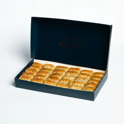 باقلوا دولانگیر پسته یک کیلویی